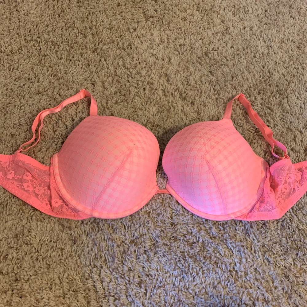 Victoria’s Secret Pink Lace Push-Up Bra